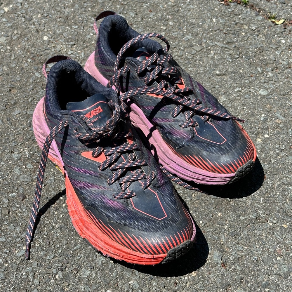 Hoka One One Speedgoat 4 in Outer Space/Hot Coral size 7.5 womens
